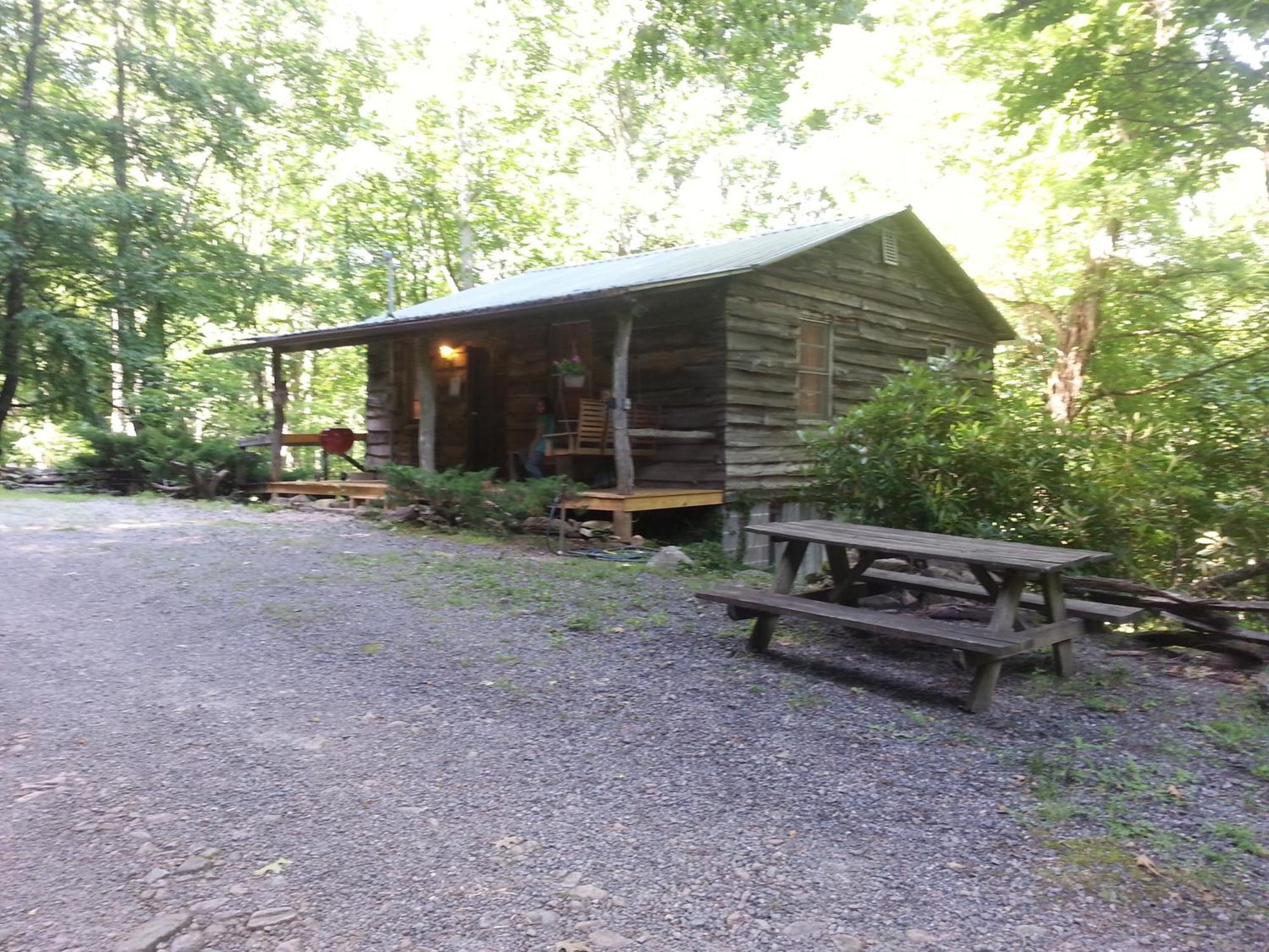 Arrowmont Stables & Cabins Cullowhee Room photo